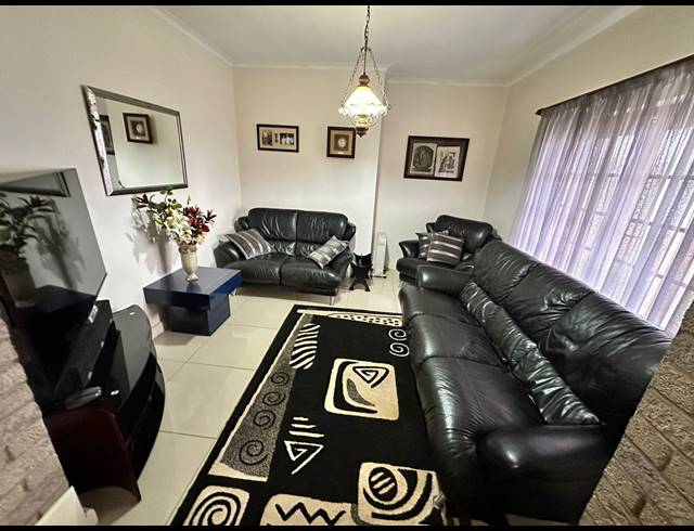 3 BEDROOM FREESTANDING FOR SALE IN EASTWOOD